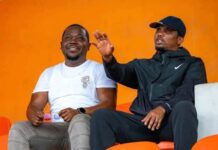 Ahmad Rassoul Coulibaly, le président d’ISCA et Samuel Eto’o, le président de la Fédération Camerounaise de Football