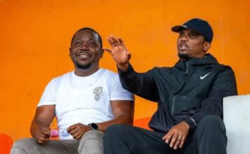 Ahmad Rassoul Coulibaly, le président d’ISCA et Samuel Eto’o, le président de la Fédération Camerounaise de Football