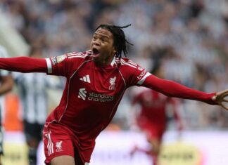 Newcastle-Liverpool (2-3) : 16 ans, déjà crucial, Rio Ngumoha, nouvelle attraction des Reds