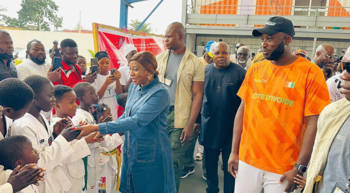 Taekwondo – Camp d’entrainement à Abobo / La Fondation Cheick Cissé et Kandia Camara font vibrer plus de 500 jeunes!
