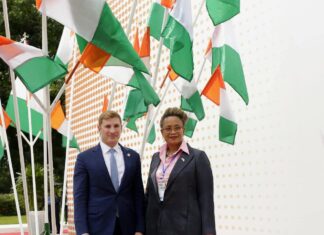 Visite d’une délégation américaine au Stade Félix Houphouët-Boigny : la coopération sportive USA–Côte d’Ivoire en lumière