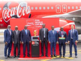 Le trophée de la Coupe du monde fait escale à Abidjan : quand le rêve mondial touche la Côte d’Ivoire