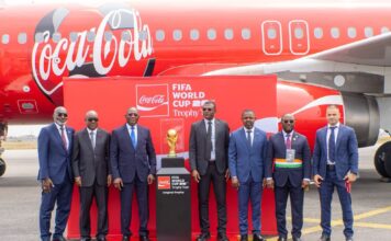 Le trophée de la Coupe du monde fait escale à Abidjan : quand le rêve mondial touche la Côte d’Ivoire