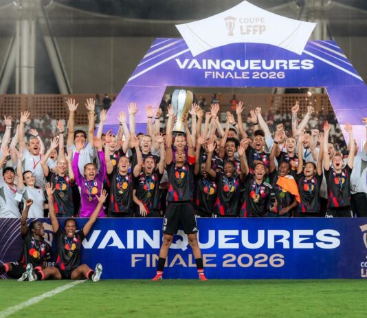 Historique à Abidjan : l’OL Lyonnes terrasse le PSG et remporte la première Coupe LFFP dans un Félicia en fusion